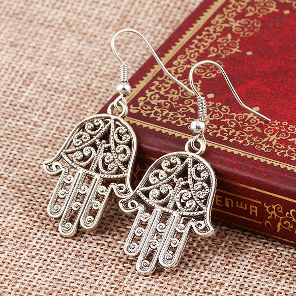 18K White Gold Hamsa Earring